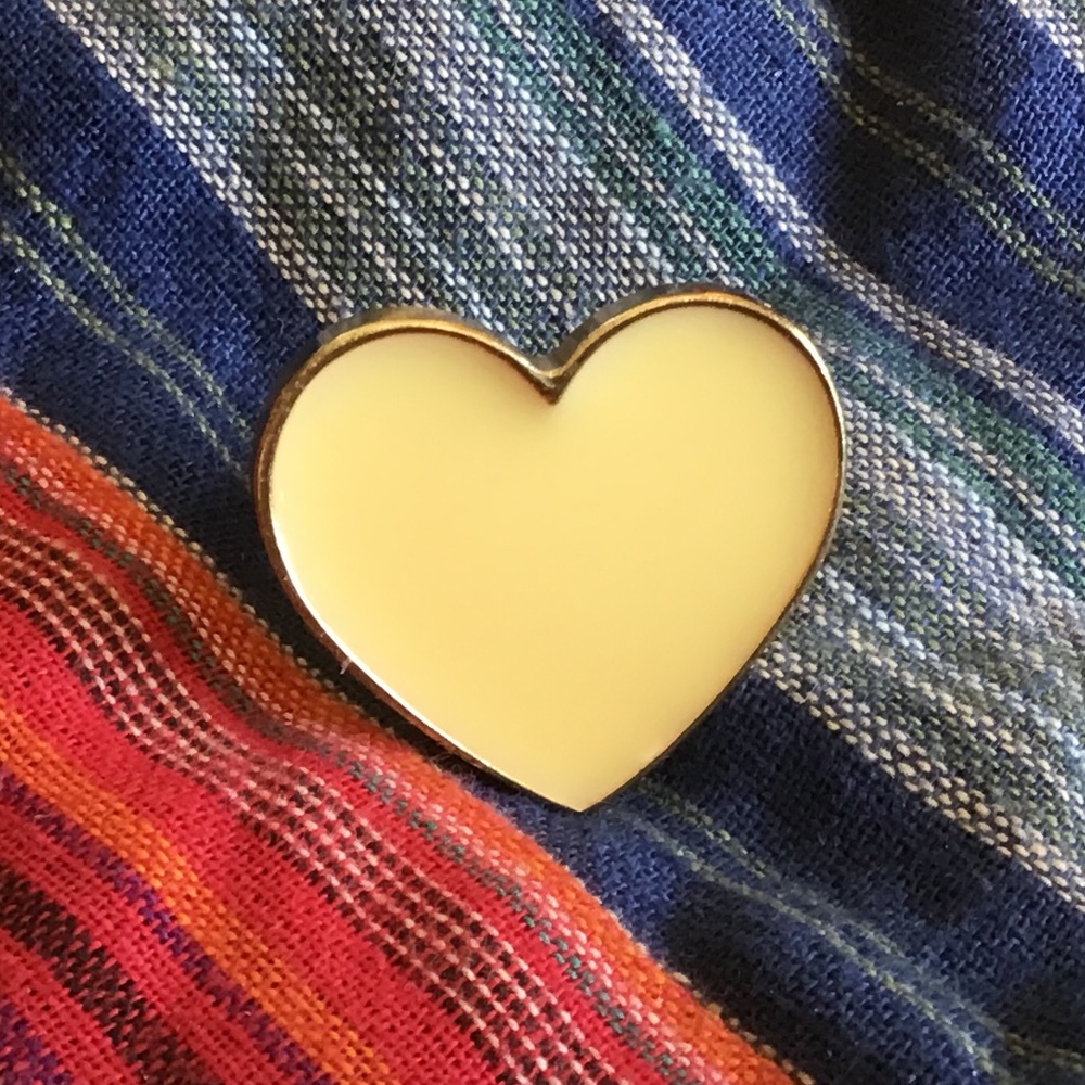 Sweet enameled heart ring  size 7.